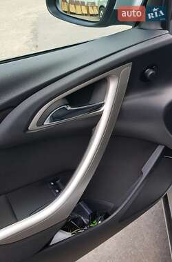 Универсал Opel Astra 2011 в Львове
