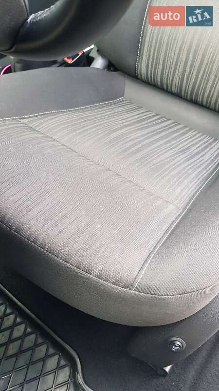 Универсал Opel Astra 2011 в Львове