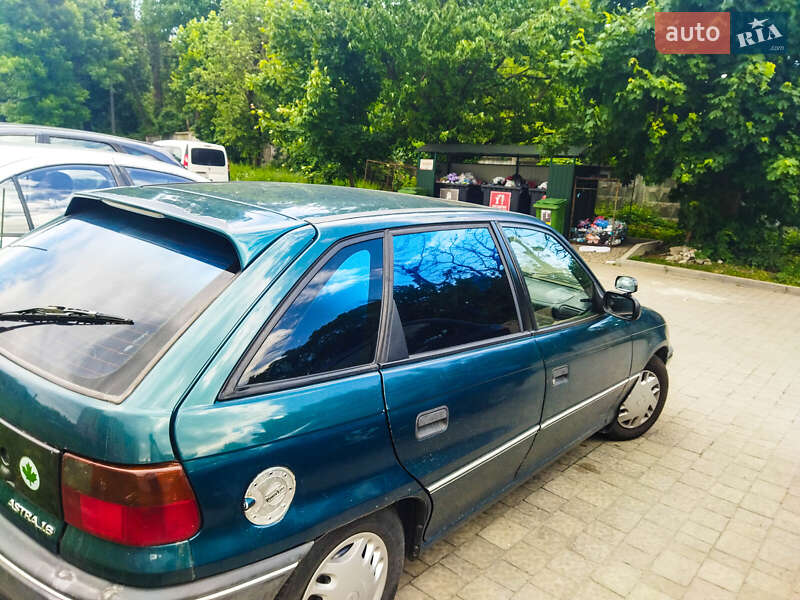Хэтчбек Opel Astra 1995 в Львове