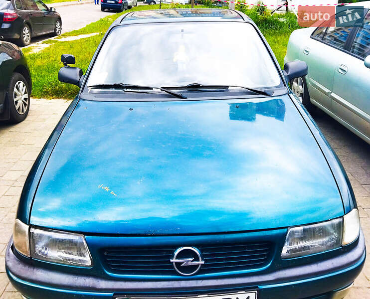Хэтчбек Opel Astra 1995 в Львове
