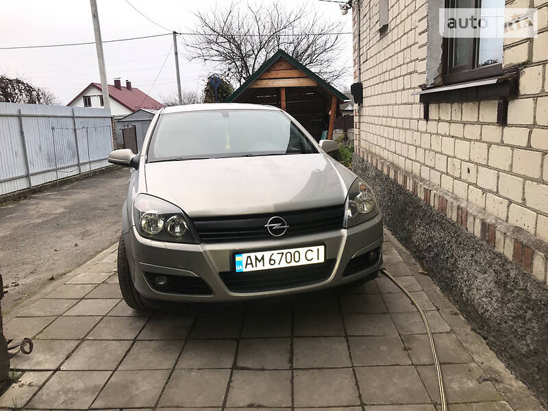 Хэтчбек Opel Astra 2005 в Звягеле