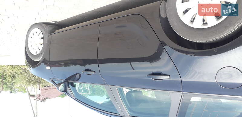 Универсал Opel Astra 2013 в Остроге