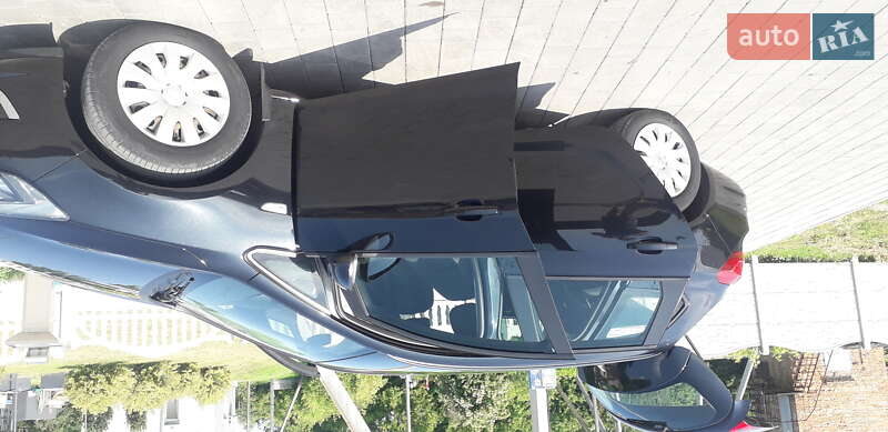 Универсал Opel Astra 2013 в Остроге