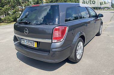 Универсал Opel Astra 2010 в Тернополе