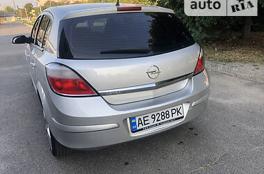 Хэтчбек Opel Astra 2004 в Днепре