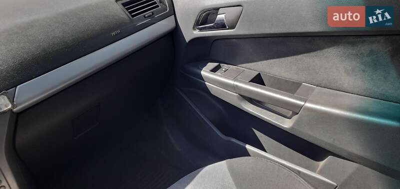 Хетчбек Opel Astra 2006 в Білій Церкві