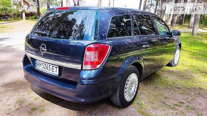 Универсал Opel Astra 2009 в Пулинах