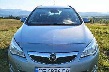 Універсал Opel Astra 2011 в Чернівцях