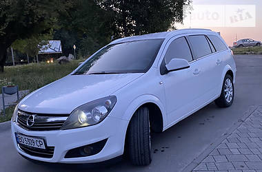 Седан Opel Astra 2011 в Тернополе