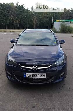 Универсал Opel Astra 2014 в Днепре