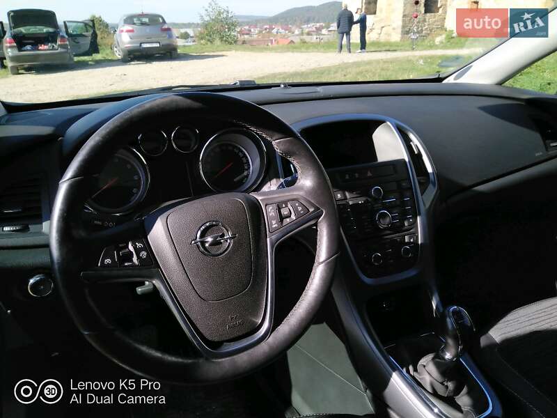 Універсал Opel Astra 2015 в Івано-Франківську