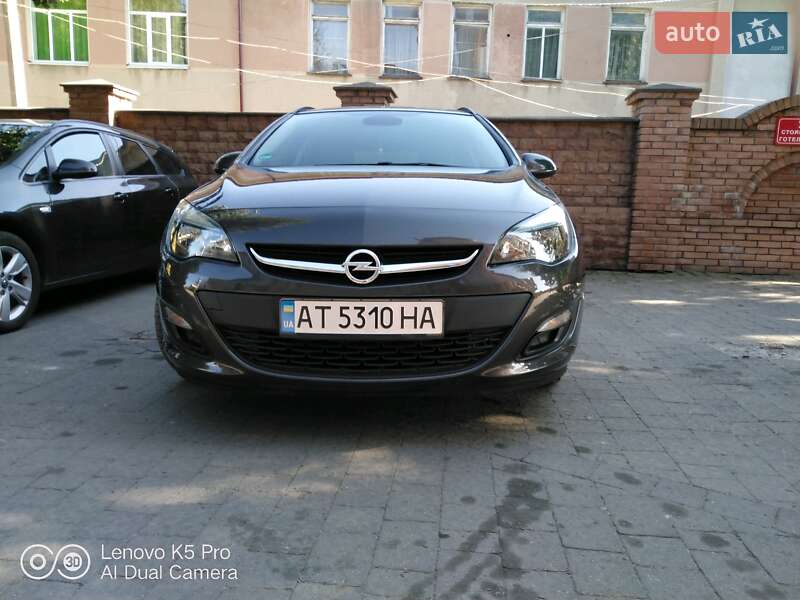 Універсал Opel Astra 2015 в Івано-Франківську