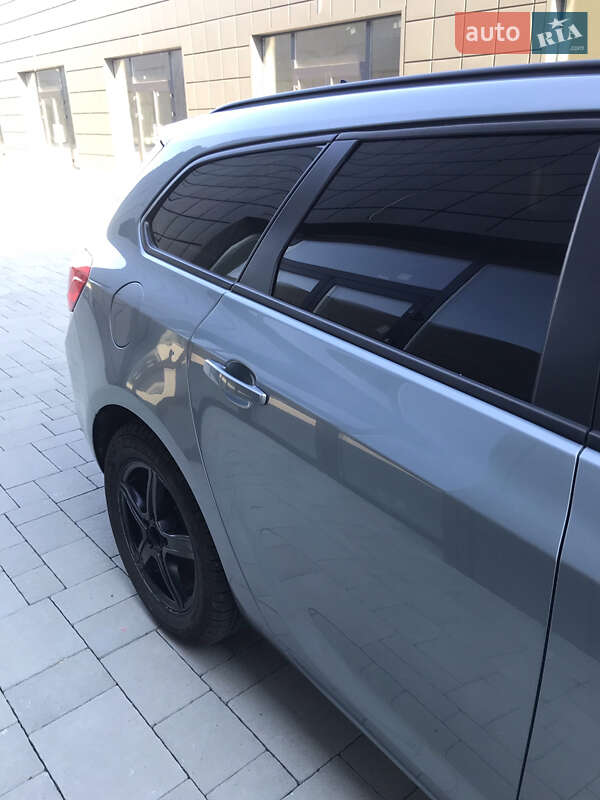 Универсал Opel Astra 2013 в Тячеве