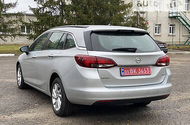 Універсал Opel Astra 2018 в Львові