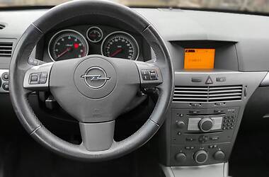 Универсал Opel Astra 2006 в Бердянске