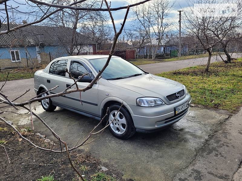 Седан Opel Astra 2006 в Подольске