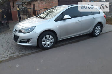 Універсал Opel Astra 2012 в Нововолинську