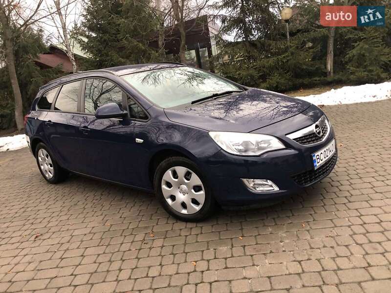 Opel Astra 2011