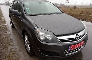 Универсал Opel Astra 2010 в Радивилове