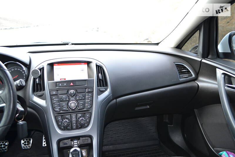Универсал Opel Astra 2014 в Первомайске