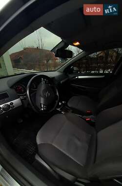 Универсал Opel Astra 2010 в Дрогобыче