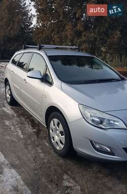 Универсал Opel Astra 2011 в Львове