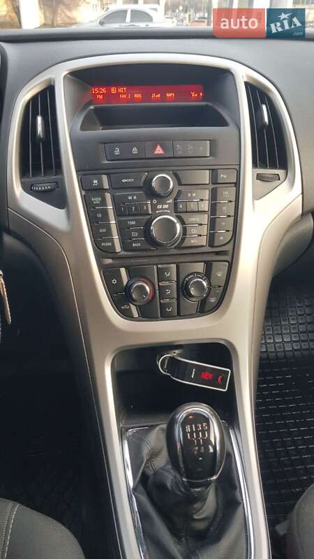 Универсал Opel Astra 2011 в Львове