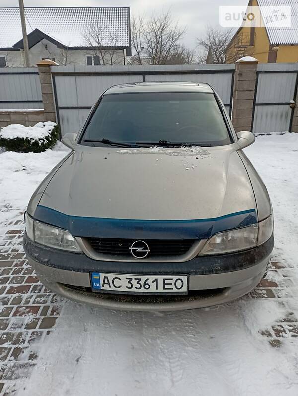 Седан Opel Astra 1996 в Луцке