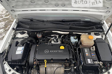 Универсал Opel Astra 2012 в 