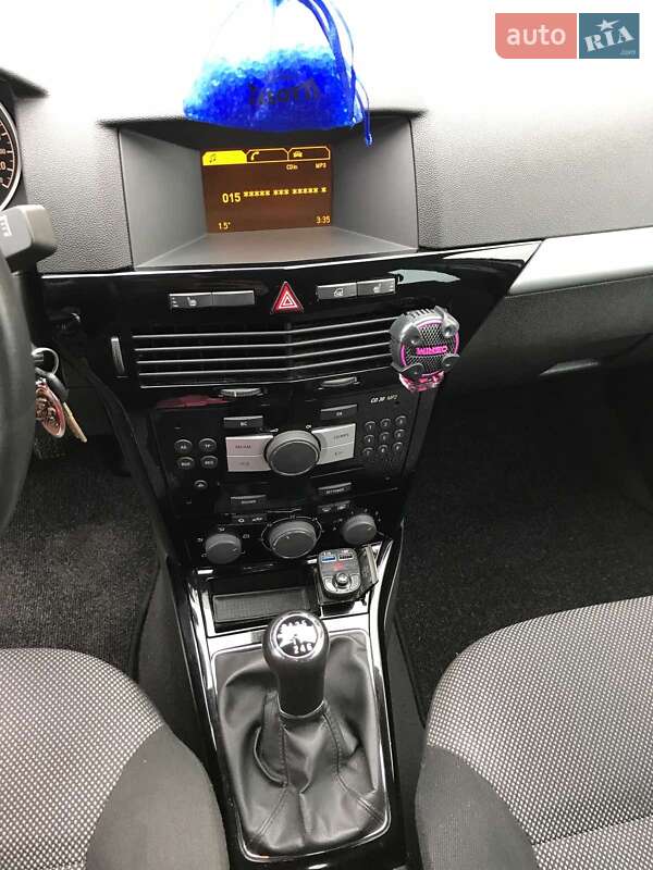 Универсал Opel Astra 2010 в Дрогобыче