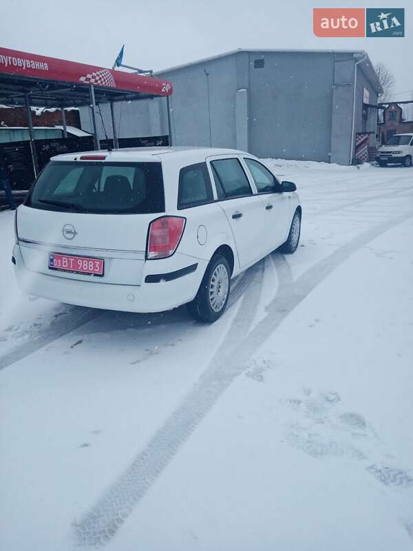 Универсал Opel Astra 2006 в Городке