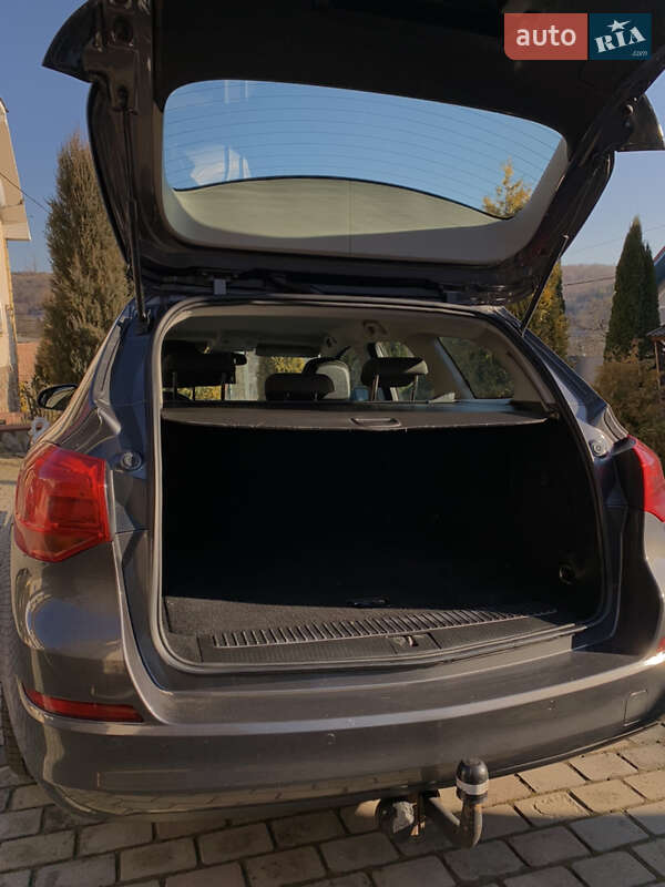 Универсал Opel Astra 2011 в Монастыриске