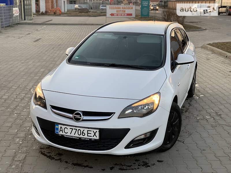 Универсал Opel Astra 2014 в Луцке
