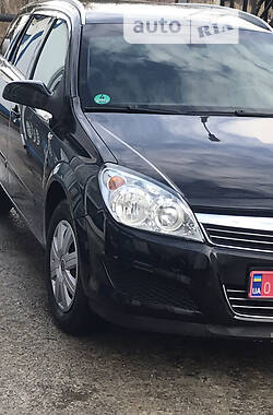 Универсал Opel Astra 2008 в Вараше