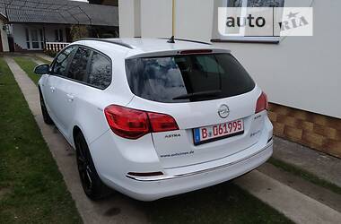 Универсал Opel Astra 2015 в Яворове