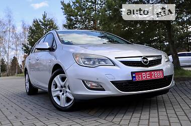 Универсал Opel Astra 2011 в Дрогобыче