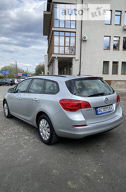 Универсал Opel Astra 2013 в Луцке