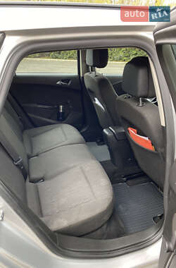 Универсал Opel Astra 2013 в 