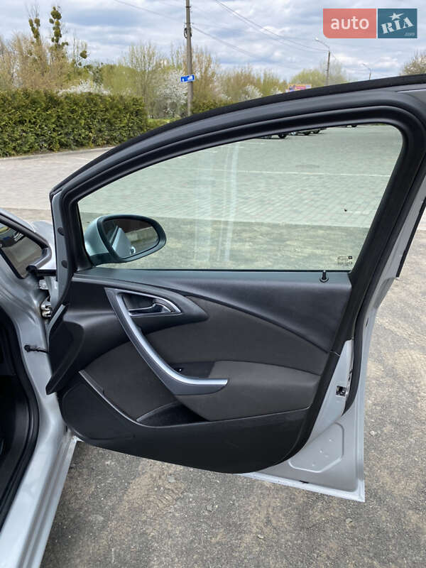 Универсал Opel Astra 2013 в Луцке фото 18 Универсал Opel Astra 2013 в Луцке