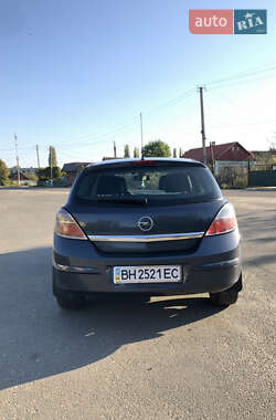 Хэтчбек Opel Astra 2007 в Захарьевке