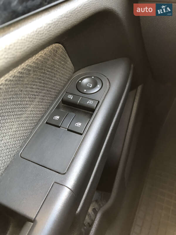 Хэтчбек Opel Astra 2007 в Захарьевке