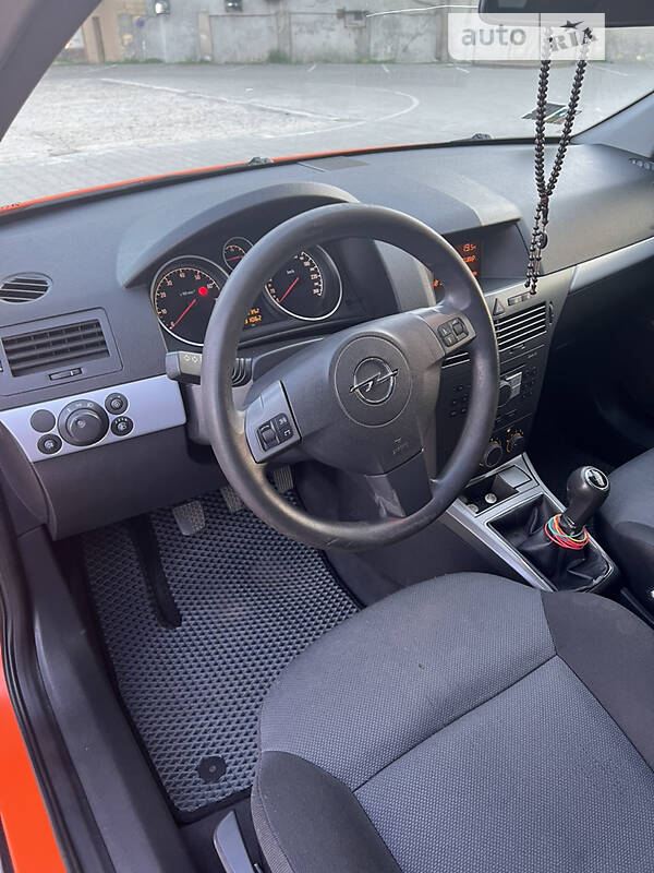 Универсал Opel Astra 2005 в Одессе