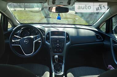 Хэтчбек Opel Astra 2013 в Днепре