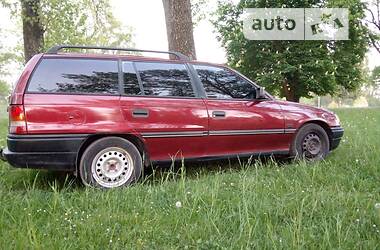 Универсал Opel Astra 1994 в Теофиполе