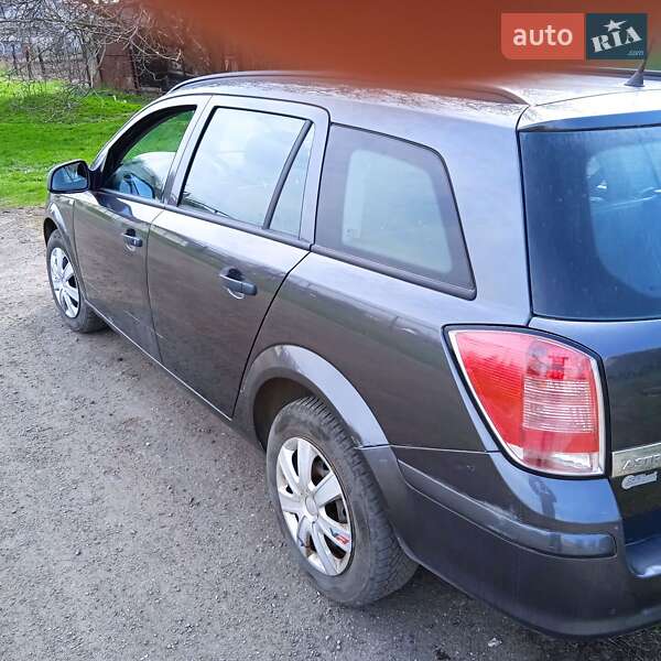 Універсал Opel Astra 2010 в Запоріжжі