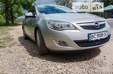 Универсал Opel Astra 2011 в Стрые