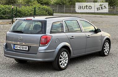 Универсал Opel Astra 2006 в Иршаве