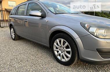 Универсал Opel Astra 2006 в Иршаве