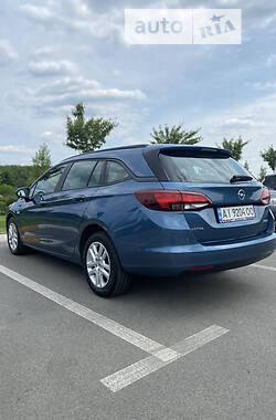 Универсал Opel Astra 2016 в Ирпене