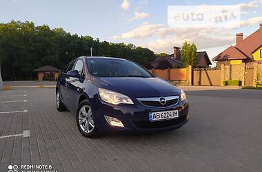 Универсал Opel Astra 2012 в Виннице